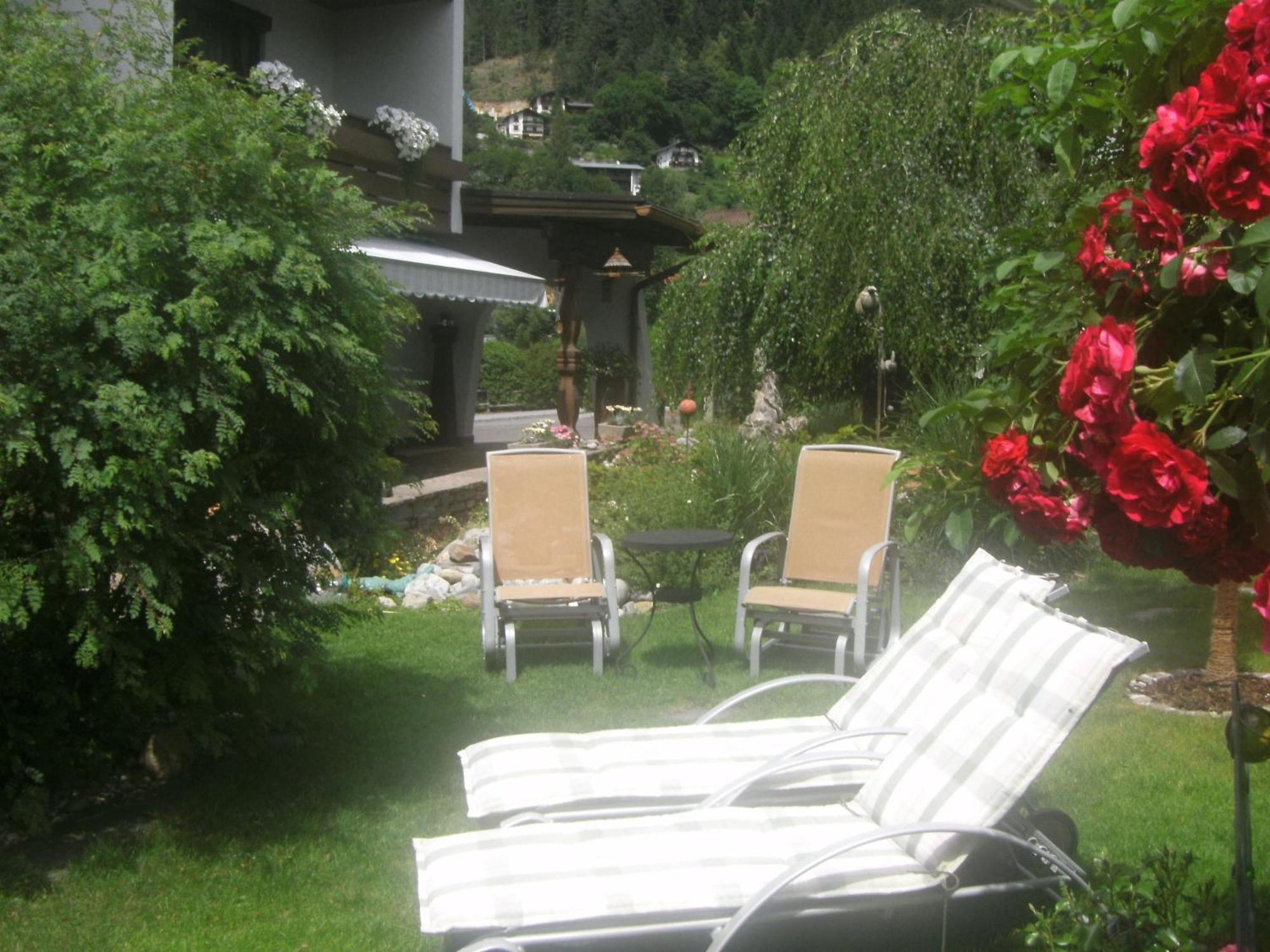 Pension Garni Gerhard Oetz Exterior foto
