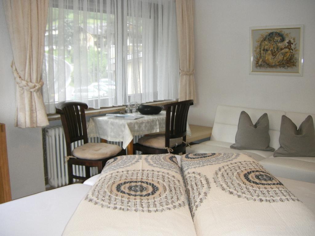 Pension Garni Gerhard Oetz Exterior foto