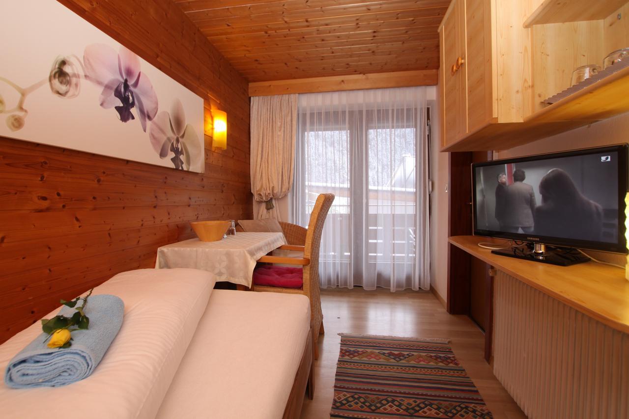Pension Garni Gerhard Oetz Exterior foto
